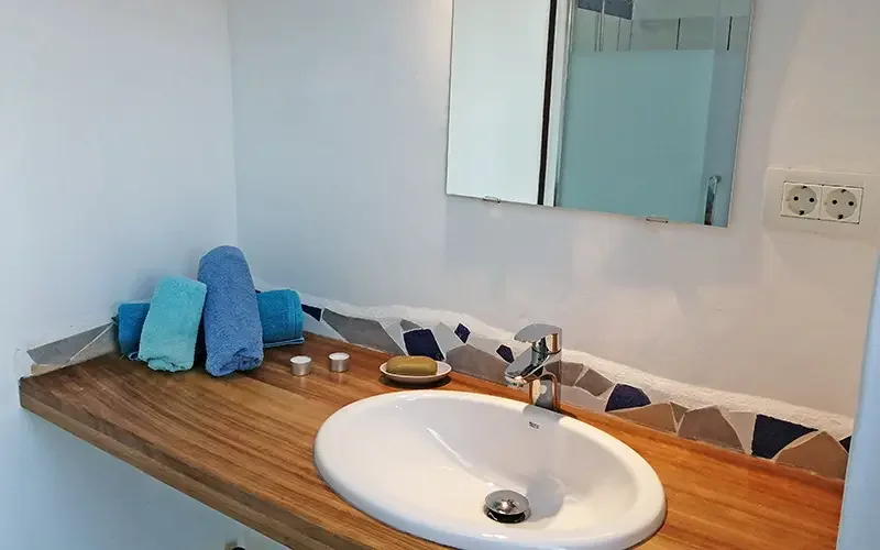 Waschtisch / Bathroom sink